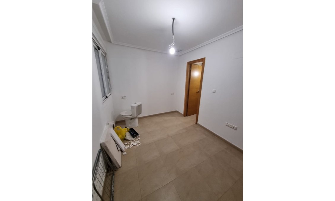 Használt Ingatlanok - Apartman -
Torrevieja - Costa Blanca