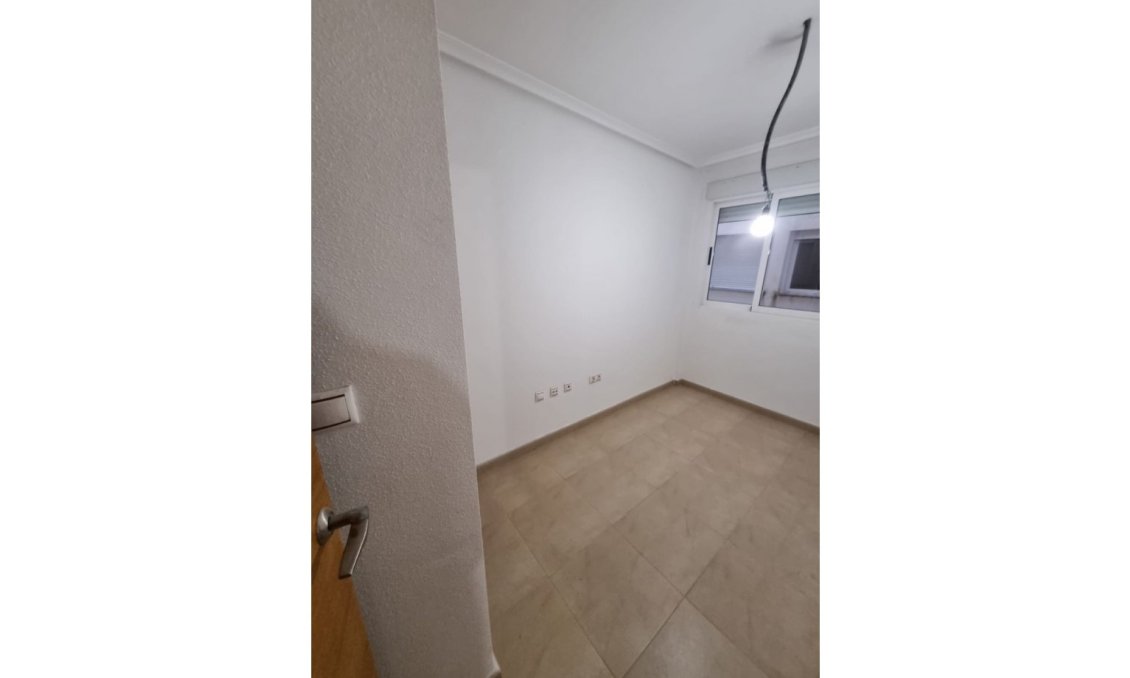 Használt Ingatlanok - Apartman -
Torrevieja - Costa Blanca