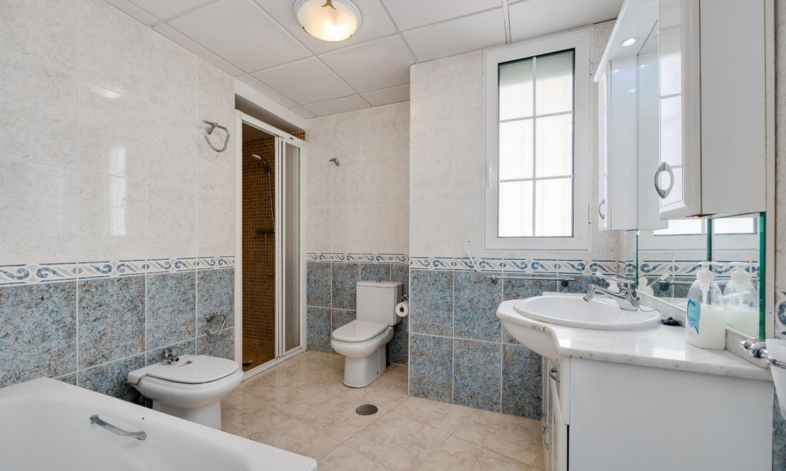 Wiederverkauf - Wohnung -
Torrevieja - Costa Blanca