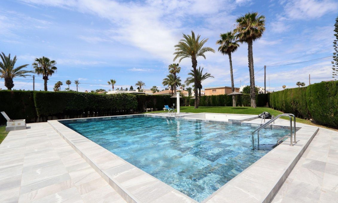 Resale - Apartment -
Torrevieja - Costa Blanca