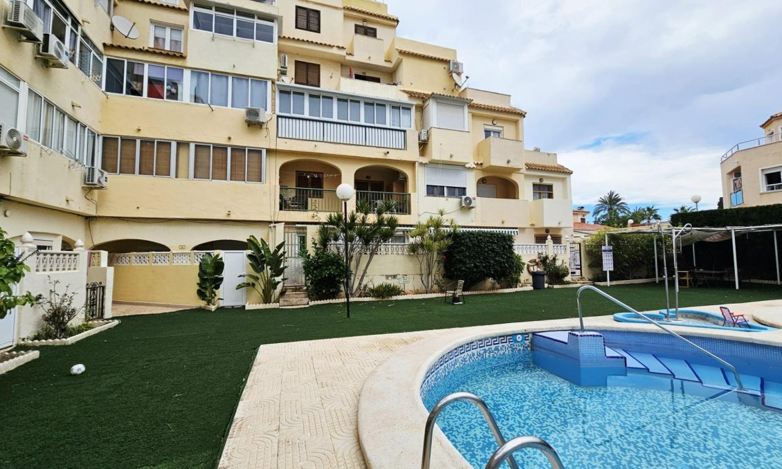 Wiederverkauf - Wohnung -
Torrevieja - Nueva Torrevieja