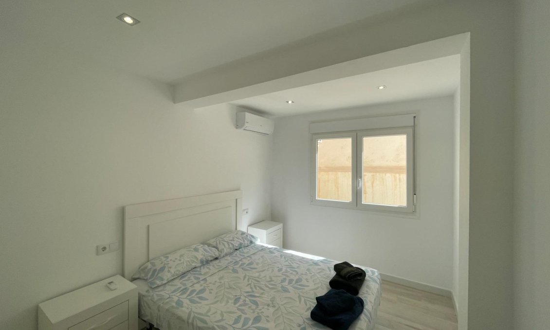 Wiederverkauf - Bungalow -
Orihuela Costa - La Regia