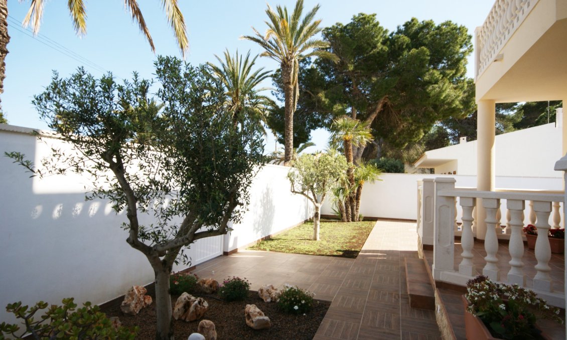 Használt Ingatlanok - Villa -
Cabo Roig - Costa Blanca
