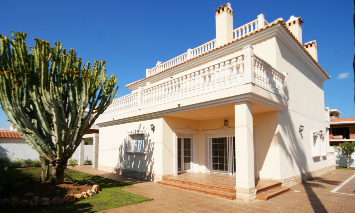 Használt Ingatlanok - Villa -
Cabo Roig - Costa Blanca