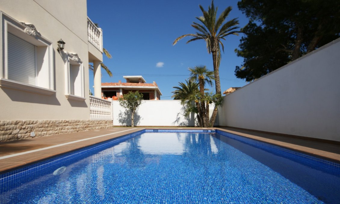 Használt Ingatlanok - Villa -
Cabo Roig - Costa Blanca