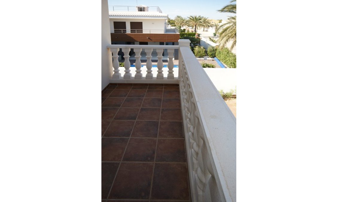 Használt Ingatlanok - Villa -
Cabo Roig - Costa Blanca