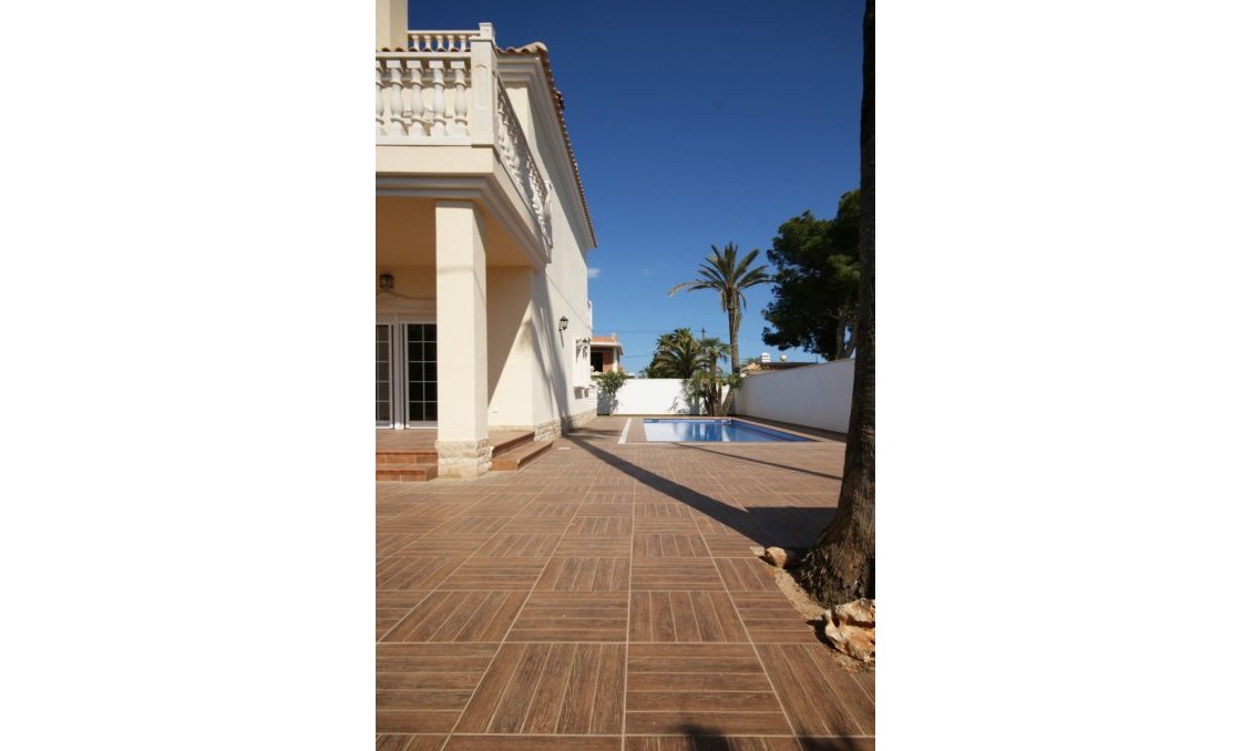 Használt Ingatlanok - Villa -
Cabo Roig - Costa Blanca