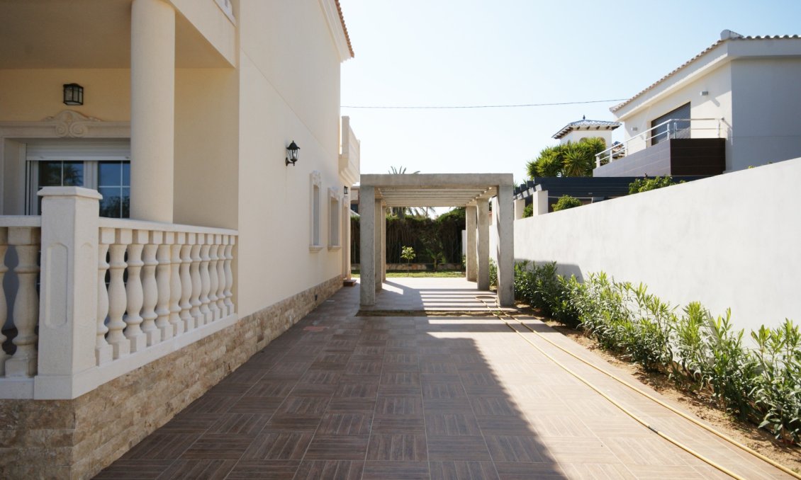 Használt Ingatlanok - Villa -
Cabo Roig - Costa Blanca