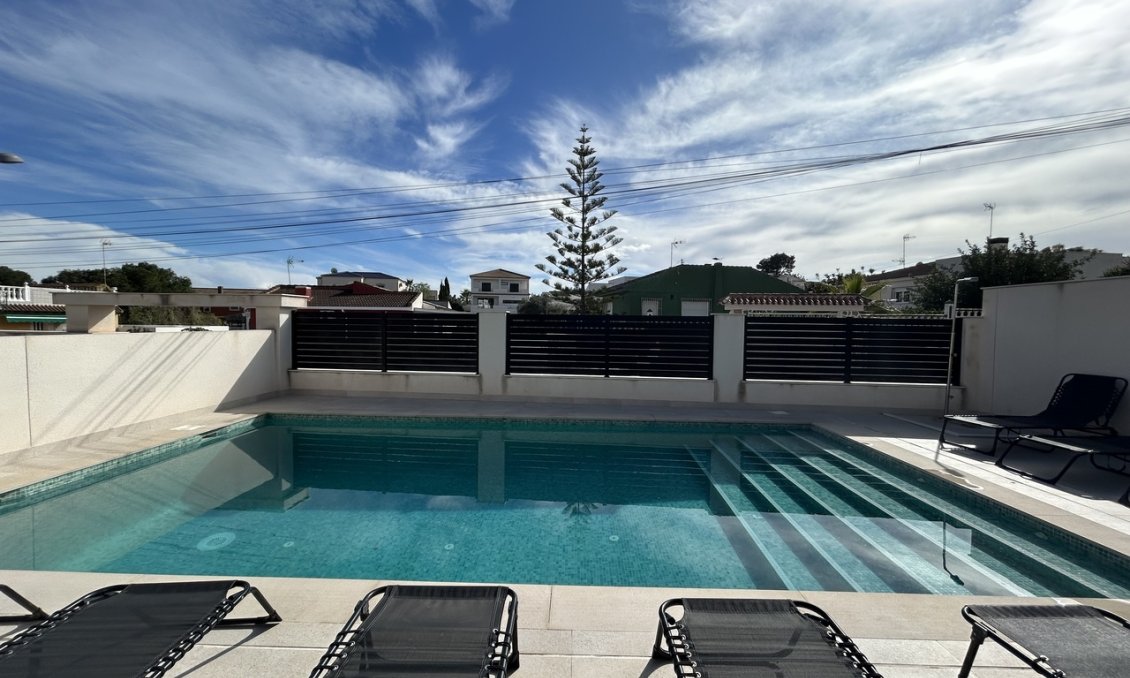 Resale - Villa -
Los Balcones - Costa Blanca