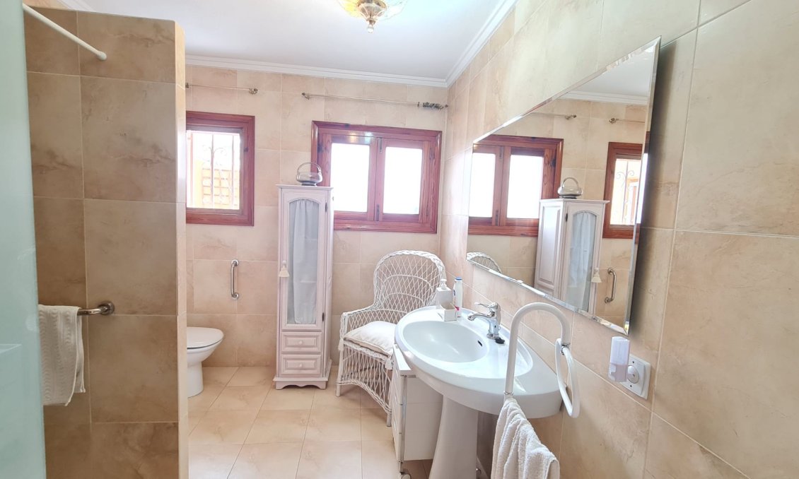 Resale - Town House -
Elda - Inland