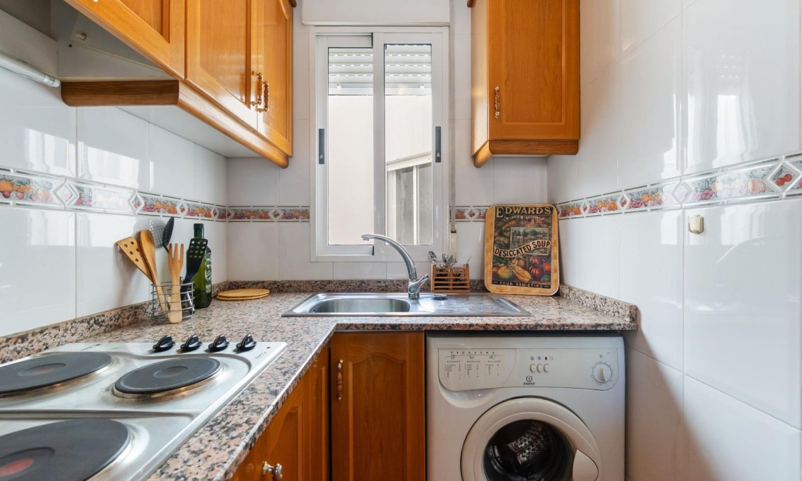 Revânzare - Mansardă -
Torrevieja - Centro