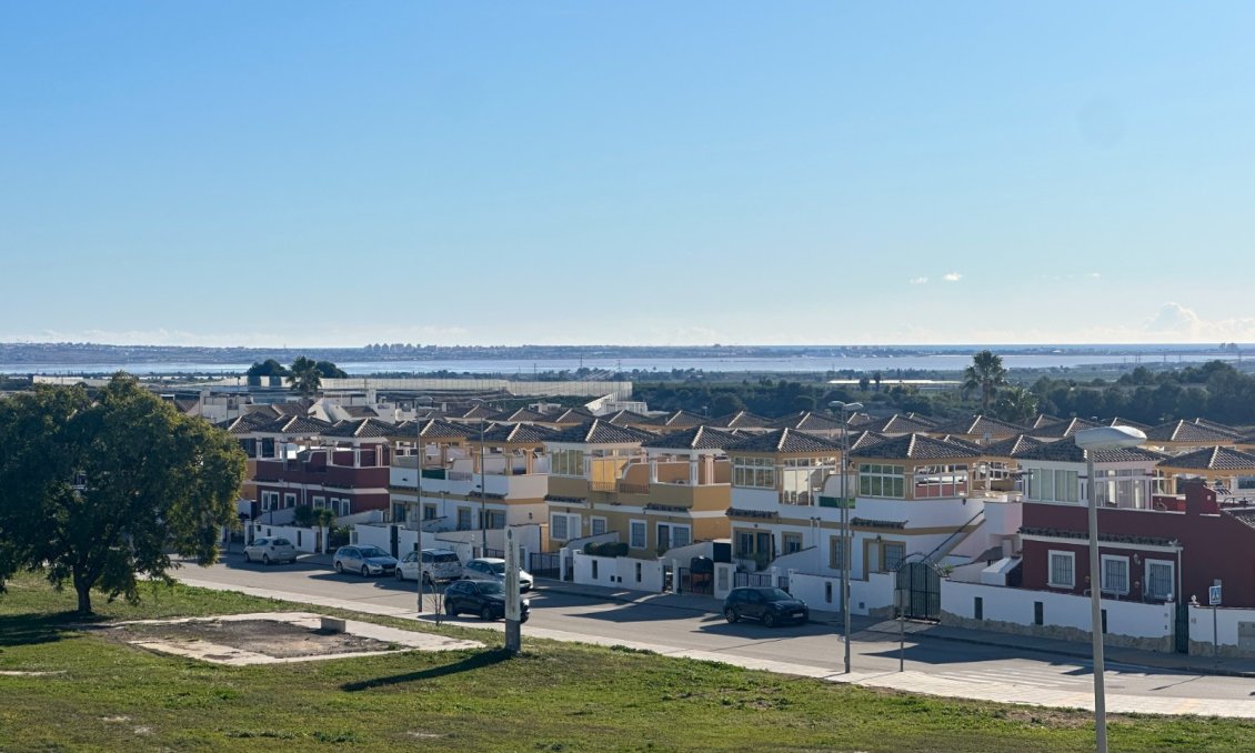 Revânzare - Apartament -
Orihuela - Inland