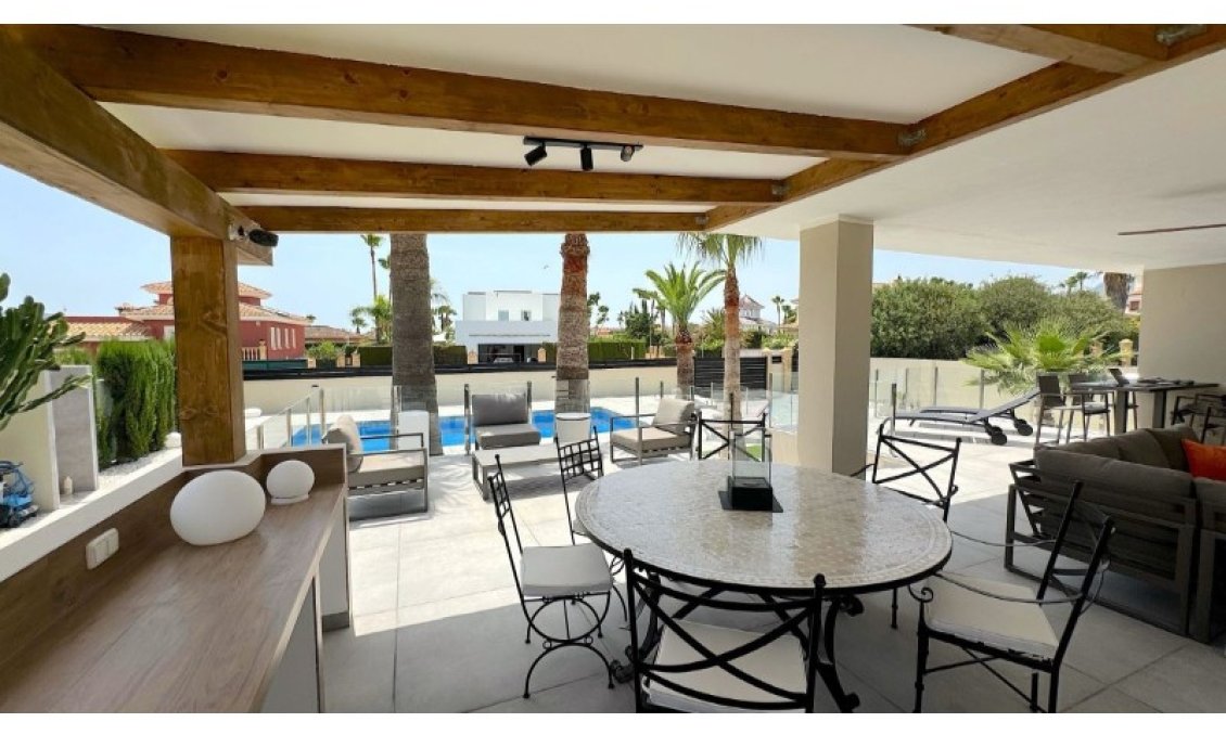 Revente - Villa -
Alfas del Pí - Costa Blanca