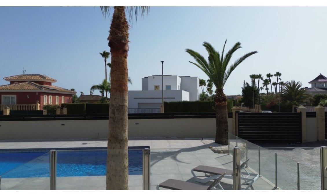 Revente - Villa -
Alfas del Pí - Costa Blanca