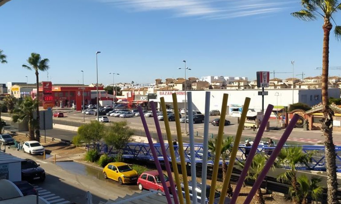 Resale - Apartment -
Torrevieja - Punta Prima