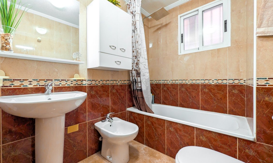 Resale - Apartment -
Torrevieja - Costa Blanca