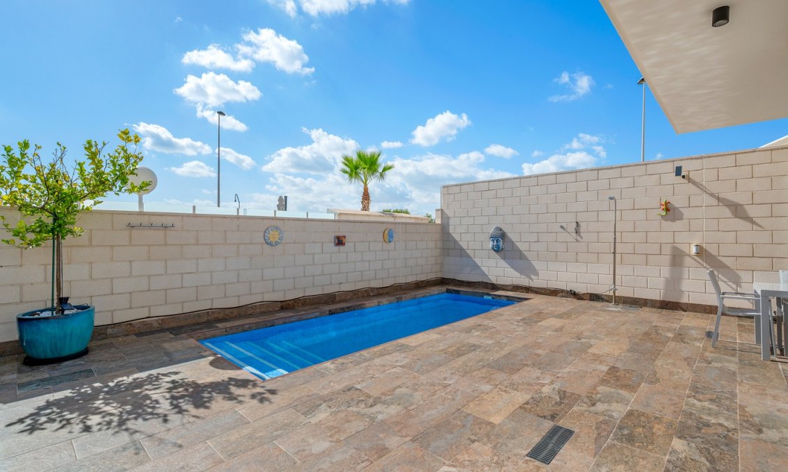 Resale - Villa -
Orihuela - Inland