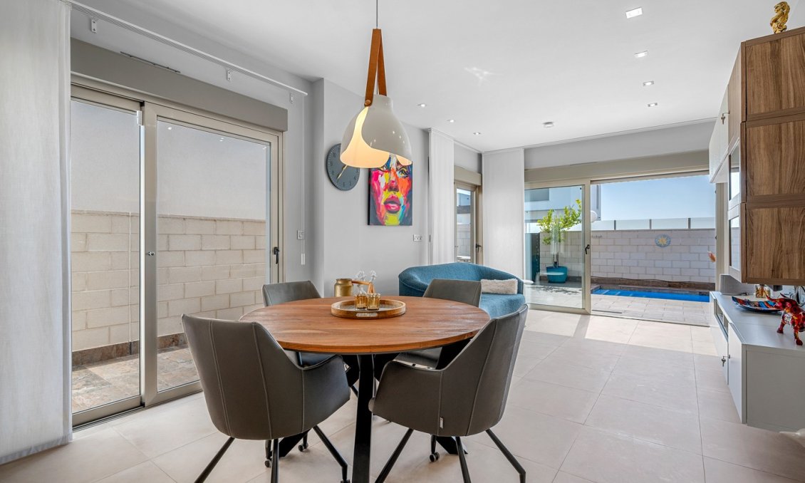 Resale - Villa -
Orihuela - Inland