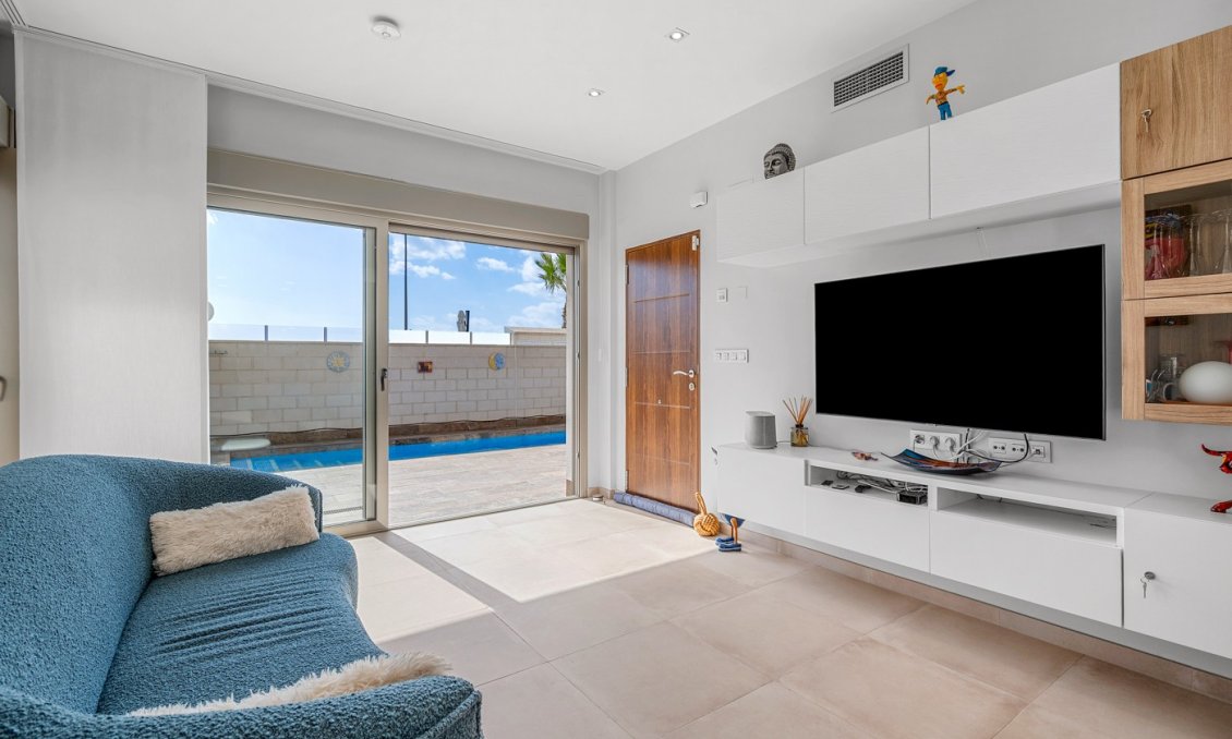 Resale - Villa -
Orihuela - Inland