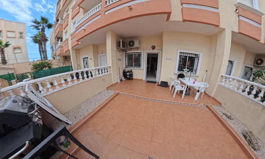 Segunda mano - Apartamento -
Torrevieja - Centro