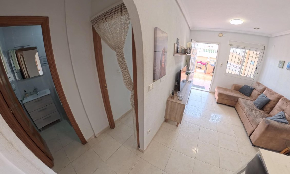 Segunda mano - Apartamento -
Torrevieja - Centro