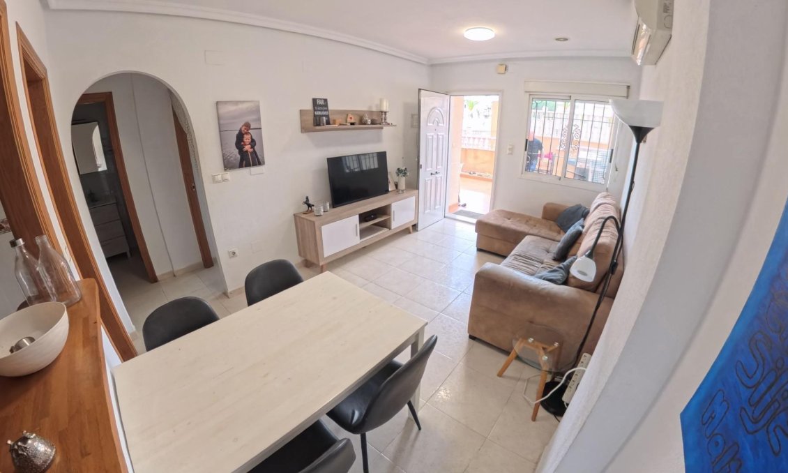 Segunda mano - Apartamento -
Torrevieja - Centro