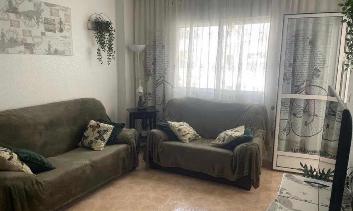 Resale - Apartment -
Torrevieja - Centro