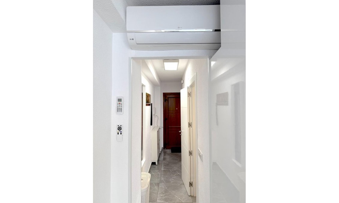 Revânzare - Apartament -
Torrevieja - Cabo Cervera