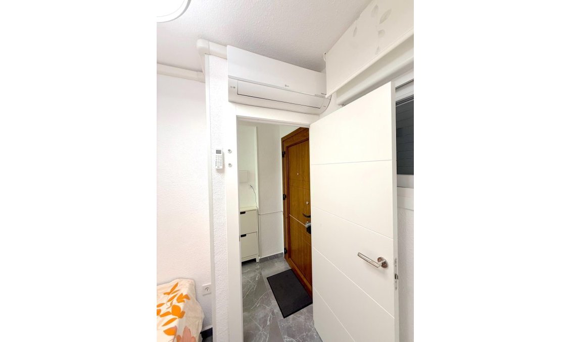 Revânzare - Apartament -
Torrevieja - Cabo Cervera