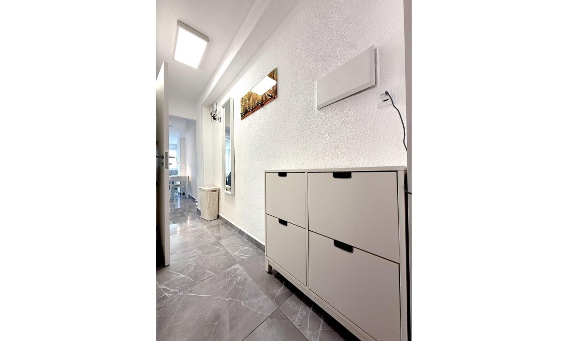 Revânzare - Apartament -
Torrevieja - Cabo Cervera