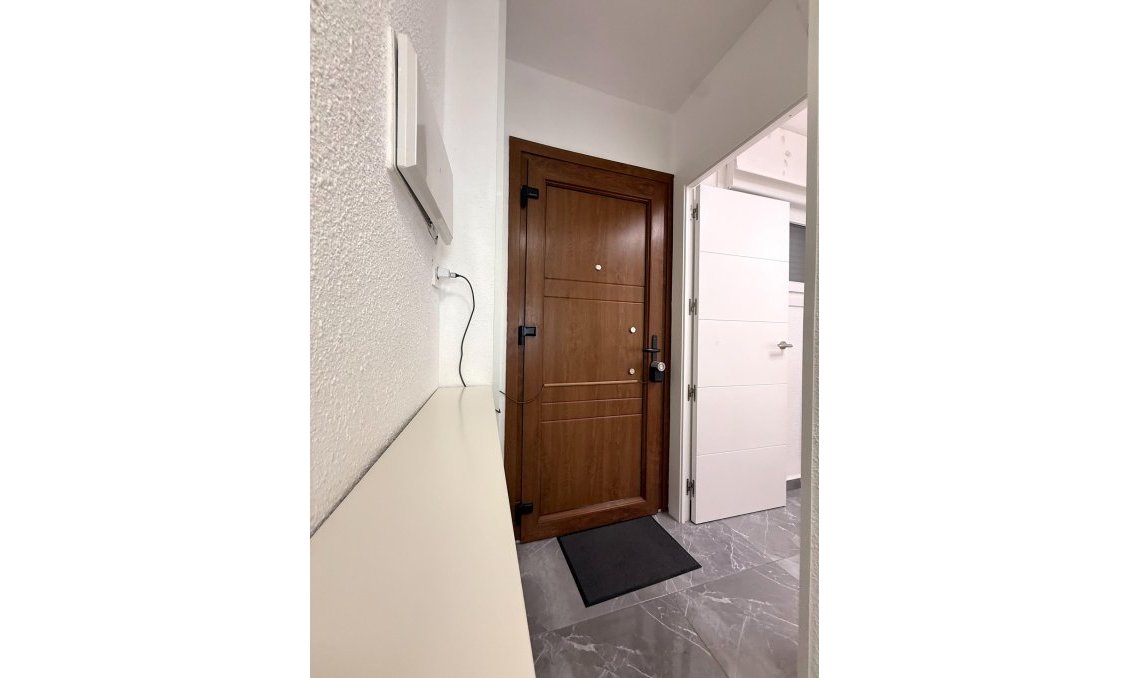 Revânzare - Apartament -
Torrevieja - Cabo Cervera