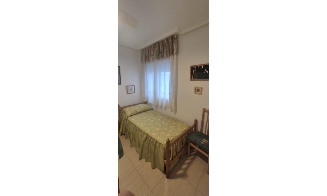 Wiederverkauf - Wohnung -
Torrevieja - La Mata Pueblo