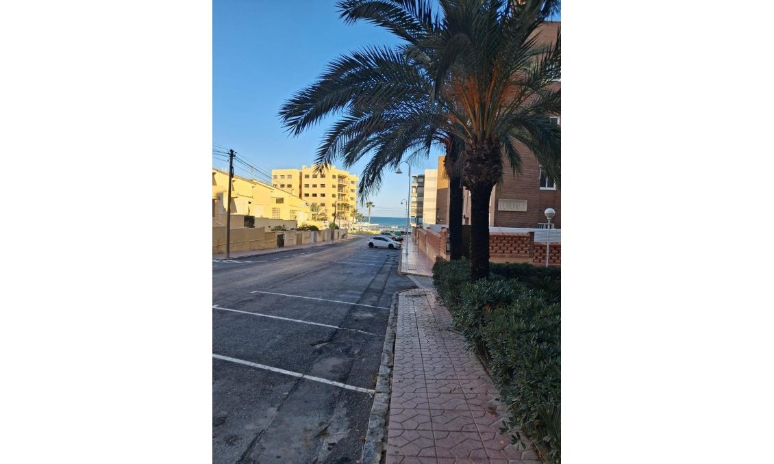 Revente - Appartement -
Guardamar del Segura - Guardamar Playa