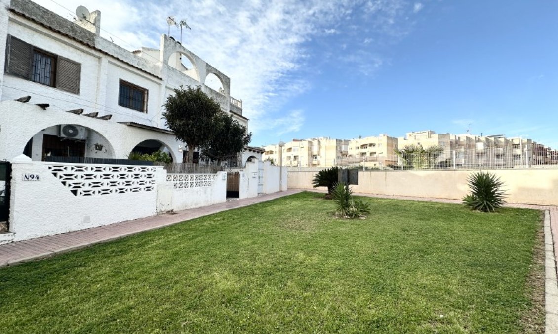 Használt Ingatlanok - Sorház -
Torrevieja - Costa Blanca