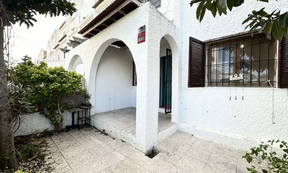 Használt Ingatlanok - Sorház -
Torrevieja - Costa Blanca