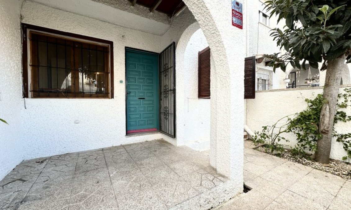 Használt Ingatlanok - Sorház -
Torrevieja - Costa Blanca