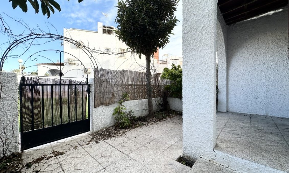 Használt Ingatlanok - Sorház -
Torrevieja - Costa Blanca