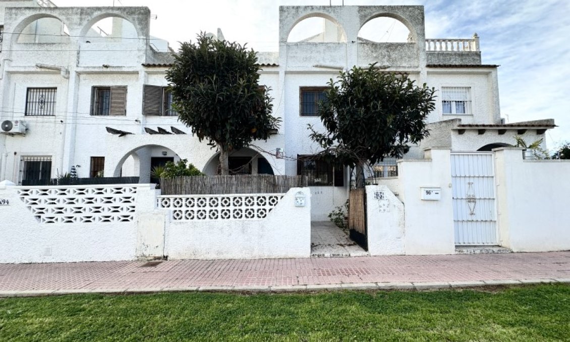 Használt Ingatlanok - Sorház -
Torrevieja - Costa Blanca