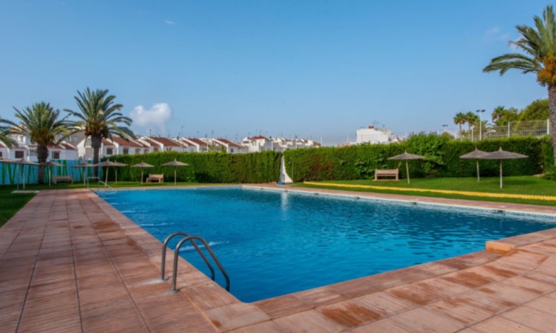 Használt Ingatlanok - Sorház -
Torrevieja - Costa Blanca