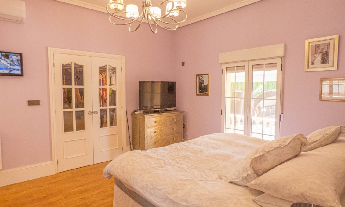 Revente - Villa -
Heredades - Costa Blanca