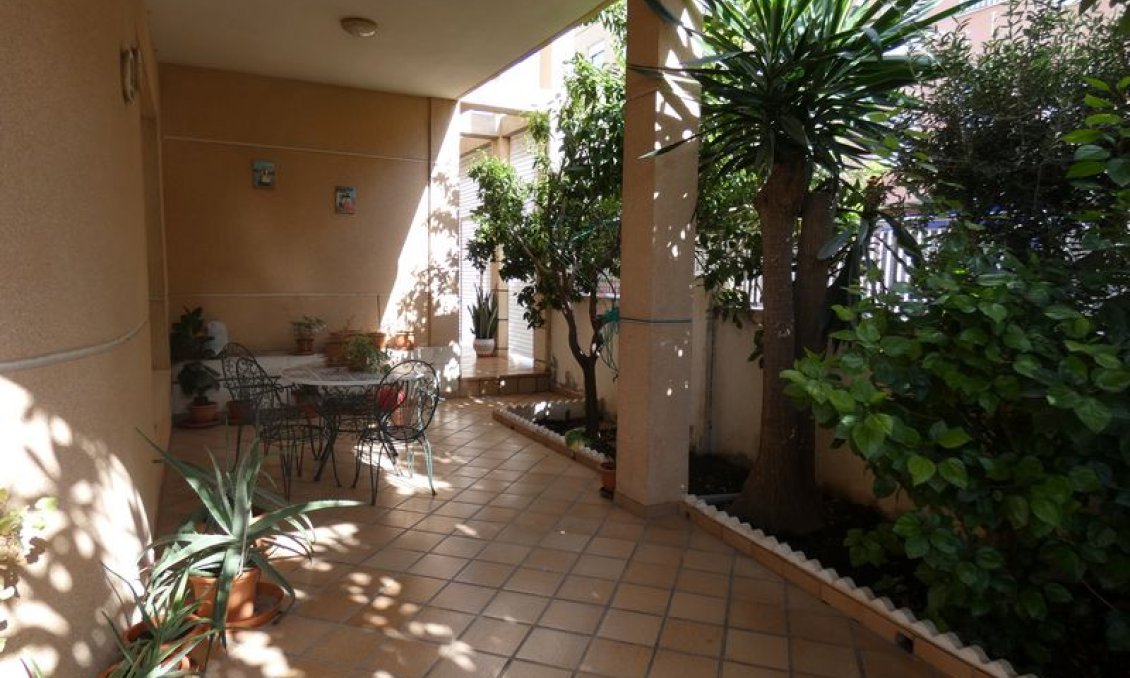 Resale - Villa -
Almoradí - Inland