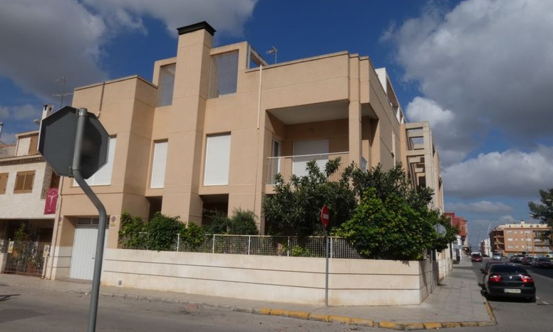 Resale - Villa -
Almoradí - Inland