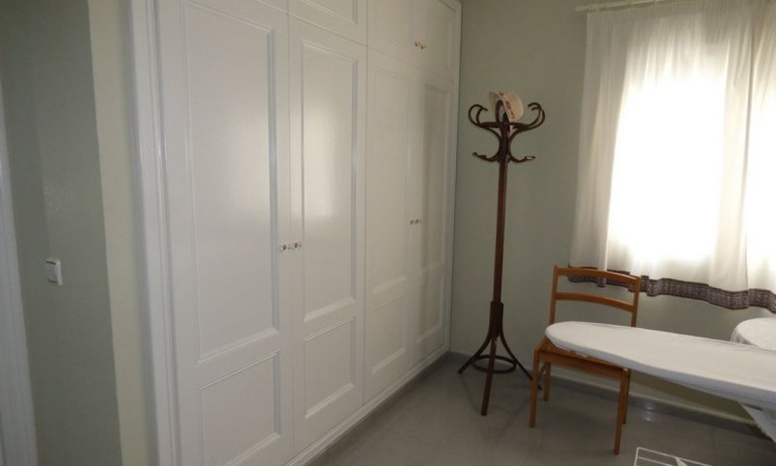 Resale - Villa -
Almoradí - Inland