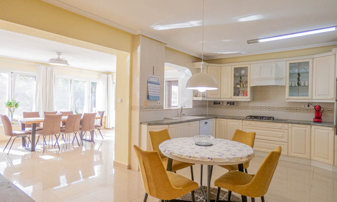 Revânzare - Vilă -
San Miguel de Salinas - Inland