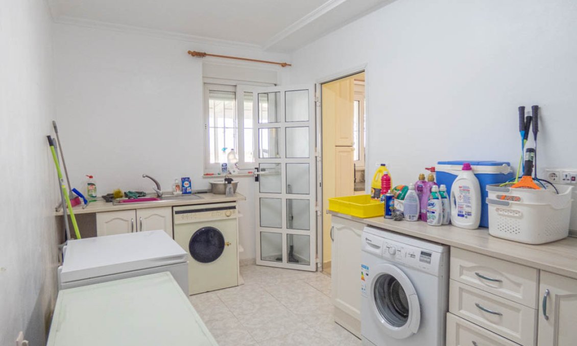 Revânzare - Vilă -
San Miguel de Salinas - Inland