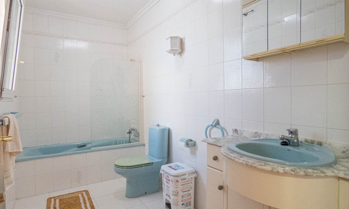 Revânzare - Vilă -
San Miguel de Salinas - Inland