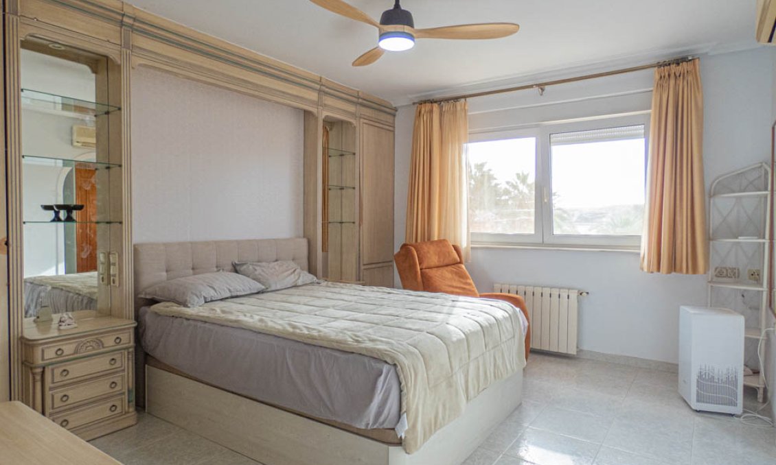 Revânzare - Vilă -
San Miguel de Salinas - Inland