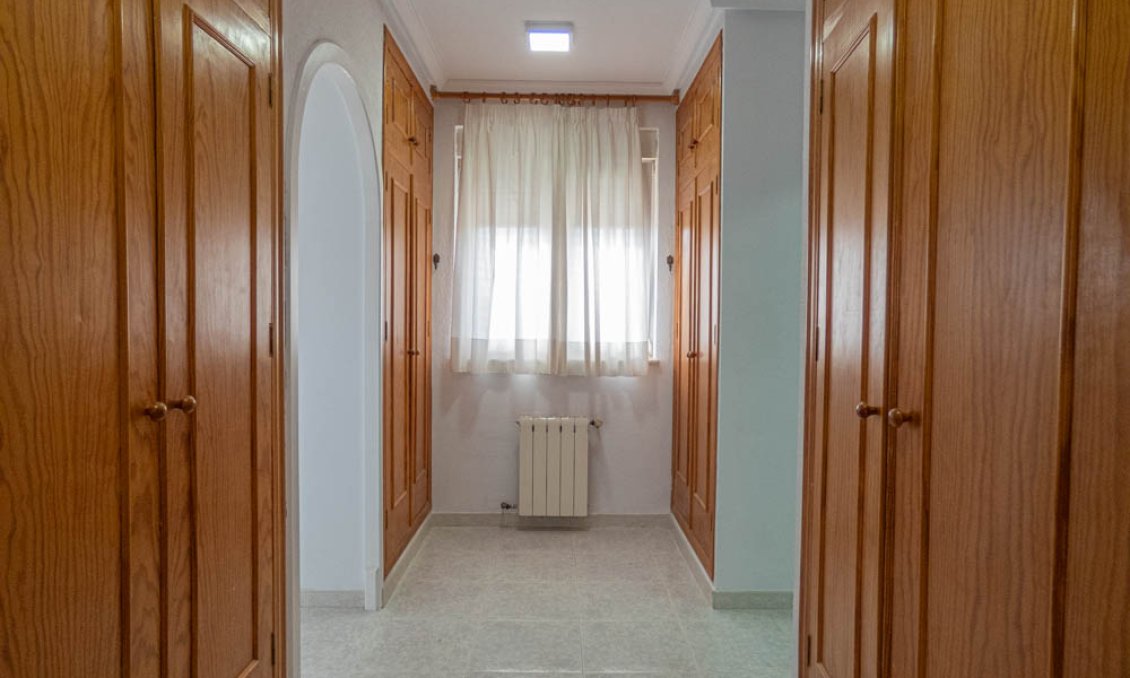 Revânzare - Vilă -
San Miguel de Salinas - Inland