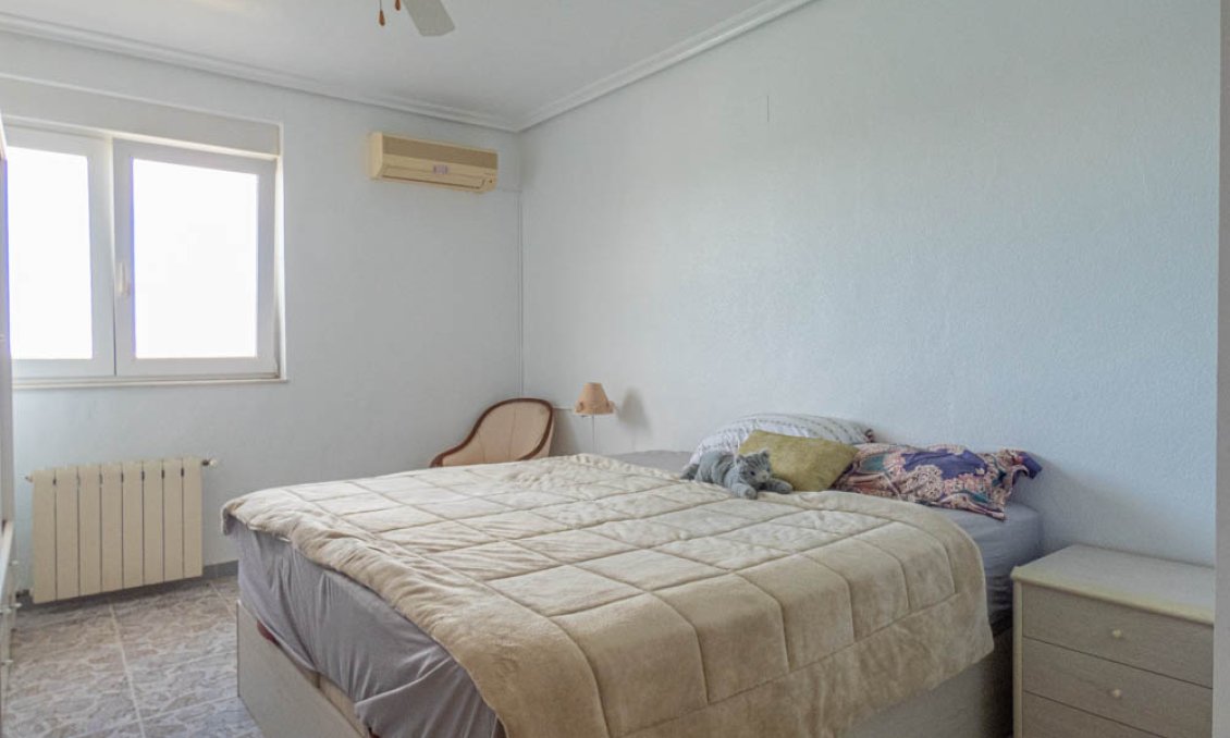 Revânzare - Vilă -
San Miguel de Salinas - Inland