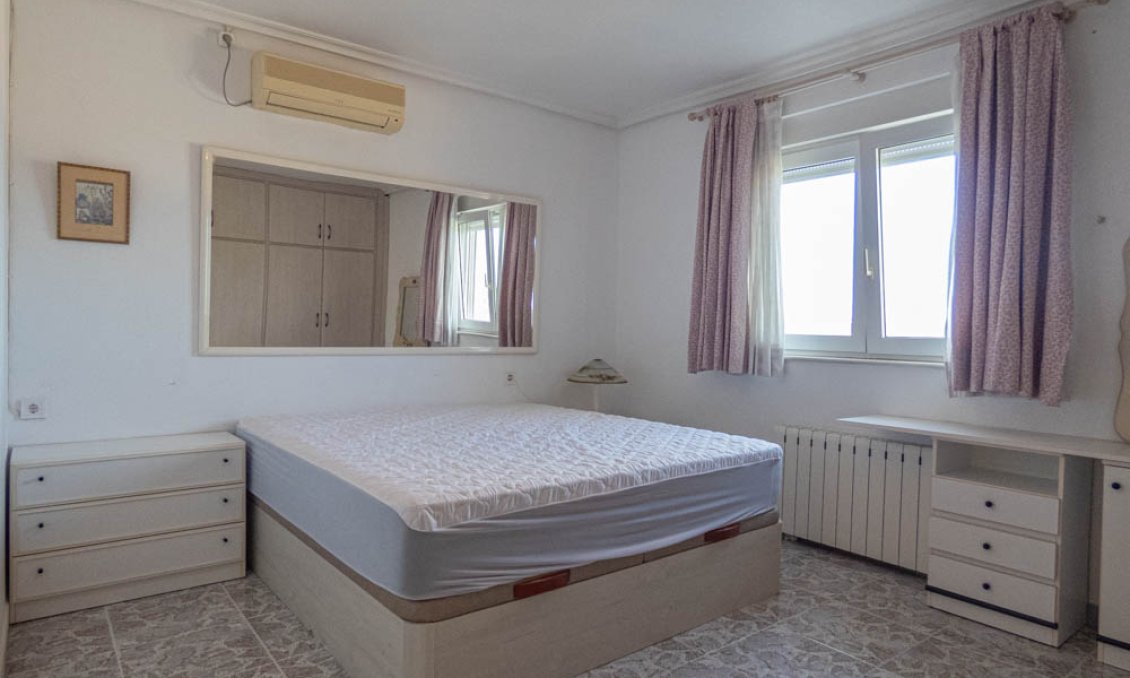 Revânzare - Vilă -
San Miguel de Salinas - Inland